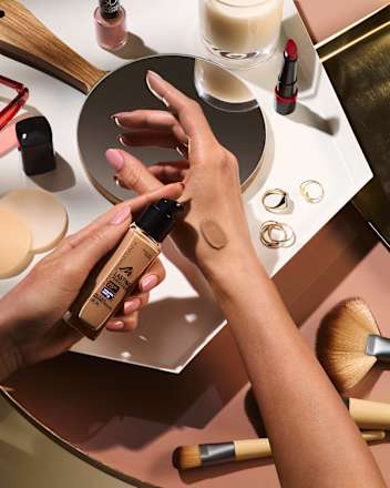 Foundation Lasting Perfection Rose Ivory 40, LSF 20 MANHATTAN Cosmetics