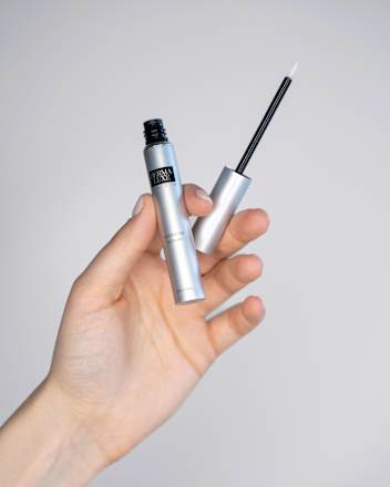BROW ORIGINAL - serum za prirodni rast obrva Derma-Luxe Cosmetics