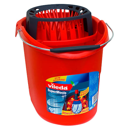 Super Mocio kanta sa oceđivačem vileda