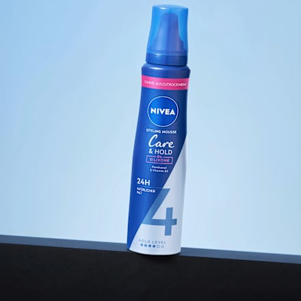 Schaumfestiger Pflege & Halt NIVEA