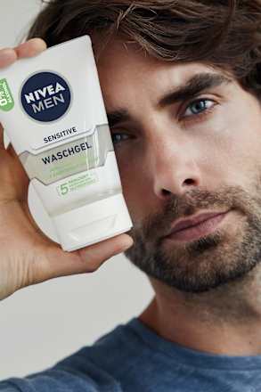 Измивен гел за лице Sensitive NIVEA MEN