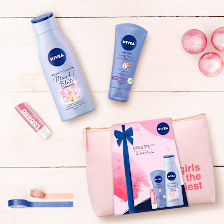 Geschenkset Girls Stuff mit Kosmetiktasche NIVEA