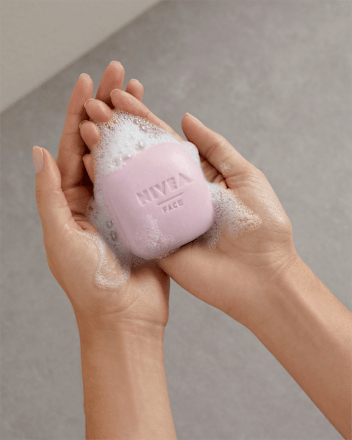 Feste Gesichtsreinigung strahlend schön NIVEA
