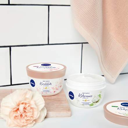 Body Soufflé Kirschblüte & Jojobaöl NIVEA