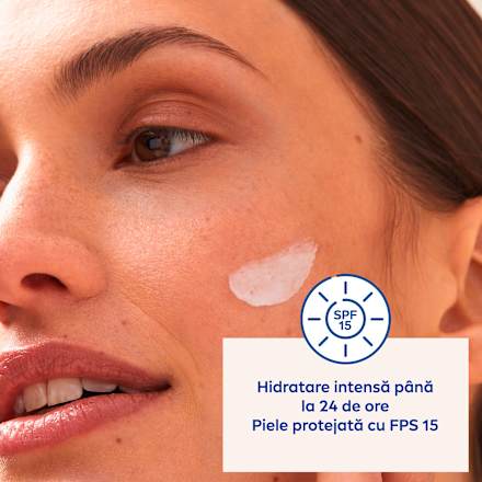Cremă nutritivă pentru tenul uscat cu SPF15 NIVEA