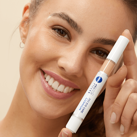 HYALURON CELLULAR FILLER 3 IN 1 korektor za područje oko očiju - 02 Medium NIVEA