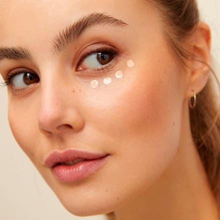 HYALURON CELLULAR FILLER 3 IN 1 korektor za područje oko očiju - 02 Medium NIVEA
