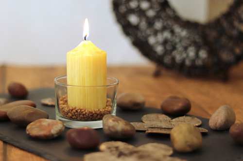 Kerze aus 100% Bienenwachs mit Struktur (8 cm) Steinhart KERZEN