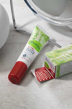 Augencreme Vital Lupinen-Peptide alverde NATURKOSMETIK