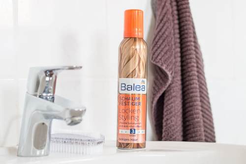Schaumfestiger Locken Styling Balea