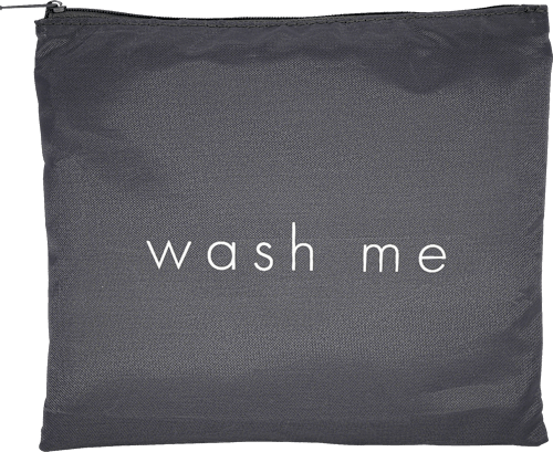Wäschesack grau "wash me" und weißer Schrift manòu