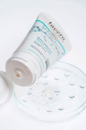 Waschgel Basis Sensitiv lavera NATURKOSMETIK