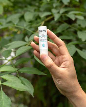Lippenbalsam Basis Sensitiv lavera NATURKOSMETIK