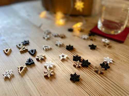 Streudeko-Set Bäume, Flocken & Sterne 24tlg Dekorieren & Einrichten