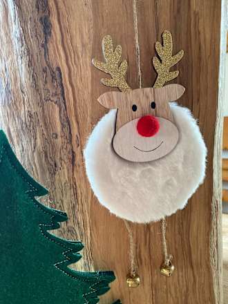Holzelch mit Fell & Glöckchenfüßen Dekorieren & Einrichten