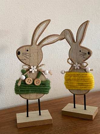 Holzaufsteller, Hase mit Stoffkordel, bunt Dekorieren & Einrichten