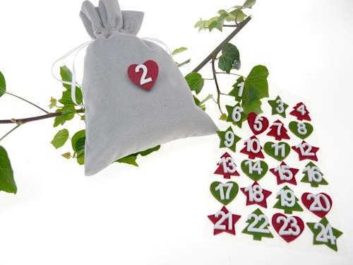 Adventskalenderzahlen Filz mit Holz, Baum, Stern & Herz, rot-grün Dekorieren & Einrichten