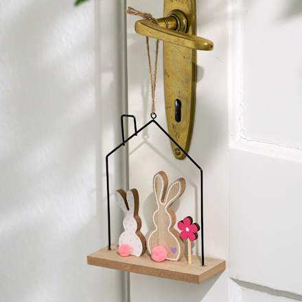 Metallhaus mit Holzhasen, natur-rosa Dekorieren & Einrichten
