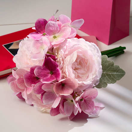 Frühlingsstrauß Hortensie/Ranunkel, altrosa Dekorieren & Einrichten