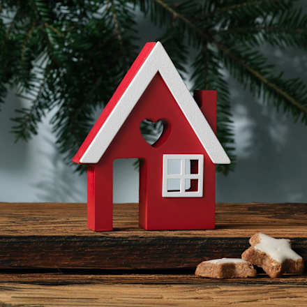Holzhaus mit Herzfenster rot-weiß klein Dekorieren & Einrichten