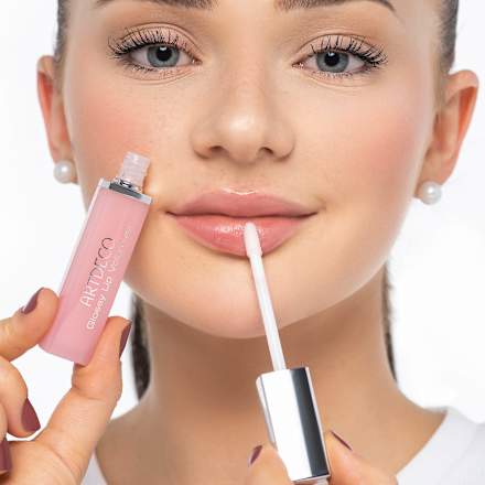 lesk na rty pro objem Glossy Lip Volumizer ARTDECO