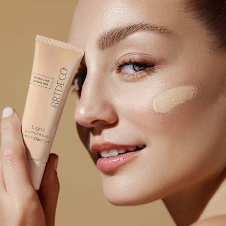 make-up rozjasňující 14 Warm Beige Sand ARTDECO