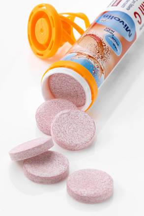 šumivé tablety vitamín C s příchutí červeného pomeranče Mivolis