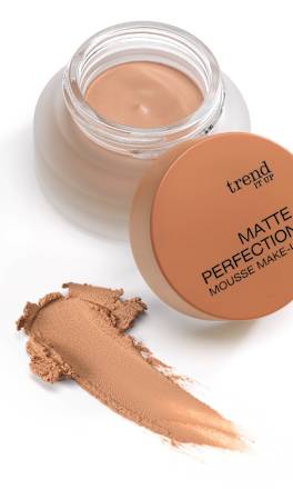 Tekoča podlaga Matte Perfection Mousse 030 trend !t up