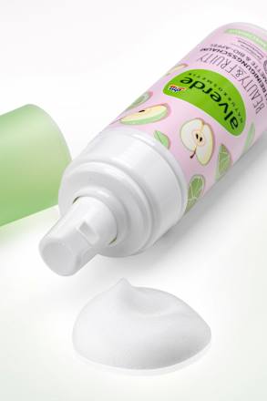 Čistilna pena 3 v 1 BEAUTY & FRUITY z bio limeto in bio jabolkom alverde NATURKOSMETIK