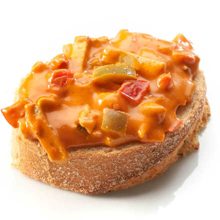 Vegánsky lahôdkový šalát s údeným tofu a paprikou dmBio