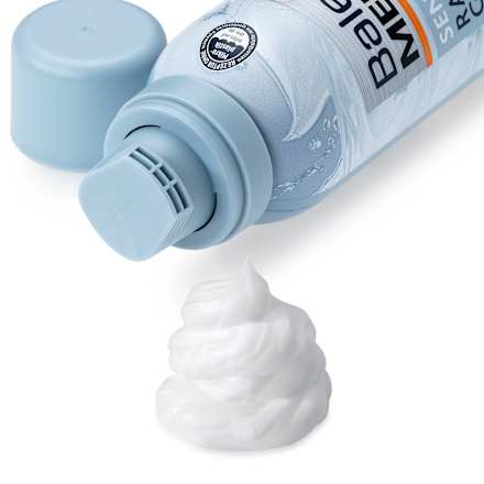 Sensitive gel za brijanje Balea MEN