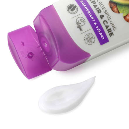 Regenerująca odżywka,  z bio olejkiem awokado i bio masłem shea alverde NATURKOSMETIK