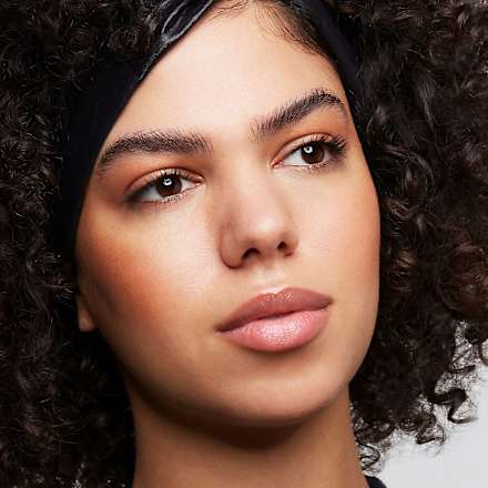 maximum Definition volume maskara vodootporna – Black essence