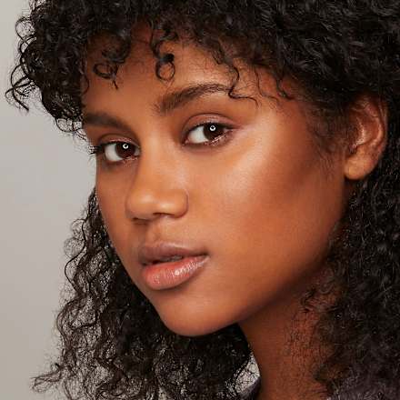 Contouring Duo paleta za konturiranje – 20 Darker Skin essence