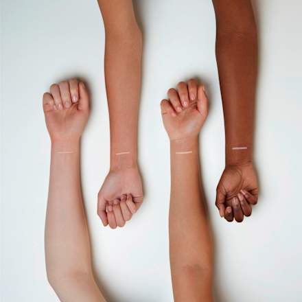 tužka na oči rozjasňující 01 everybody's shade essence