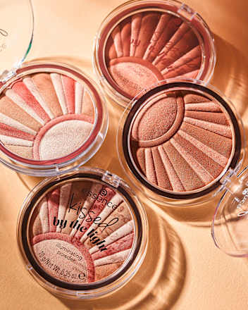 Kompakt Puder Kissed By The Light Illuminating 02 essence
