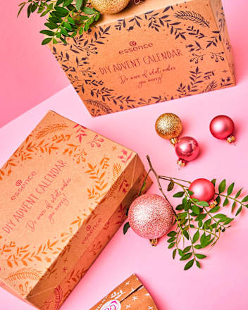 Adventskalender "Do More Of What Makes You Merry!" 2022  essence