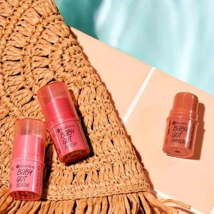 Baby Got Blush rumenilo u stiku – 10 tickle me pink essence