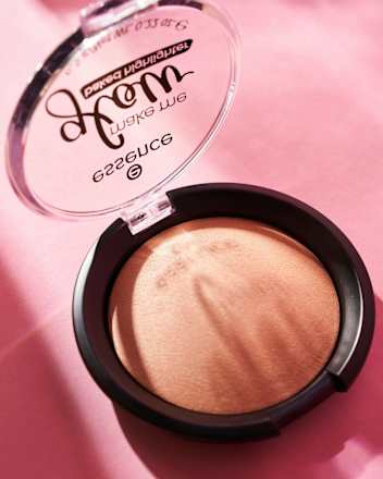 Highlighter Baked Make Me Glow 10 It's Glow Time! essence