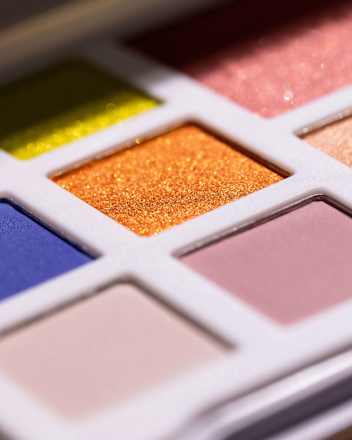 Farbpalette Who I Am C01 You Are Magic CATRICE