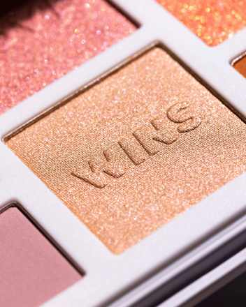 Farbpalette Who I Am C01 You Are Magic CATRICE