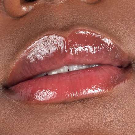 Lesk na pery Plump It Up Lip Booster - 090 Potentially Scandalous CATRICE