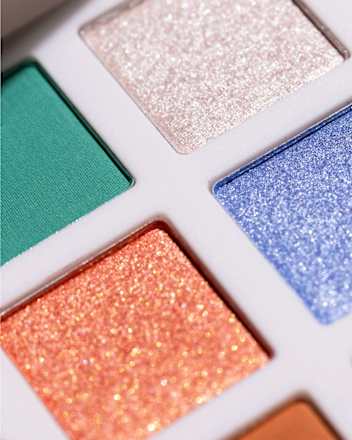 Farbpalette Who I Am C01 You Are Magic CATRICE