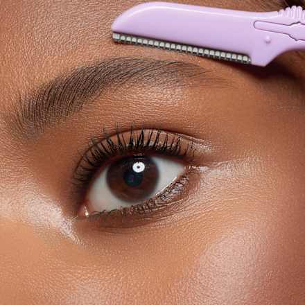Brow Former trimer za oblikovanje obrva  essence