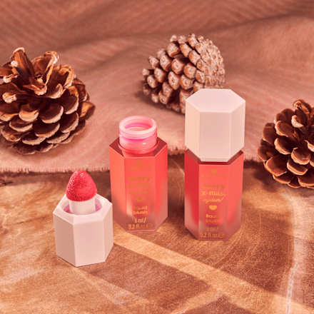 Blush Merry X-Mas, My Deer! liquid 01 Hey Deer, You Look Cute! essence
