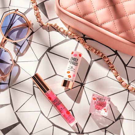Lippenöl Emily In Paris by essence 01 Pardon Not Pardon essence