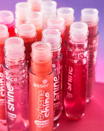 Lipgloss Extreme Shine Volume 12 Dazzling Apricot essence