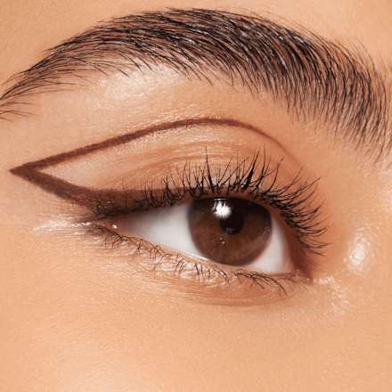 Stay & Play gel eyeliner - 02 Brown essence