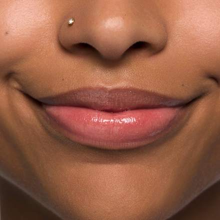 Lipgloss Extreme Shine Volume 12 Dazzling Apricot essence