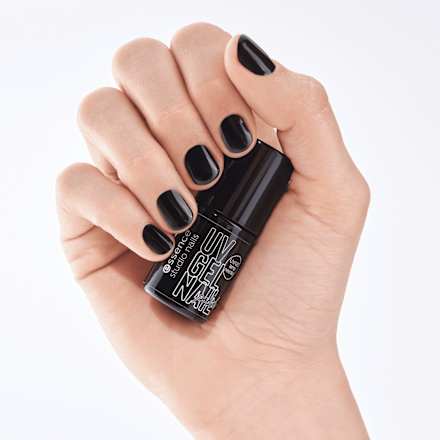 Lak za nokte UV Gel Nail – 10 baby, comeBLACK! essence